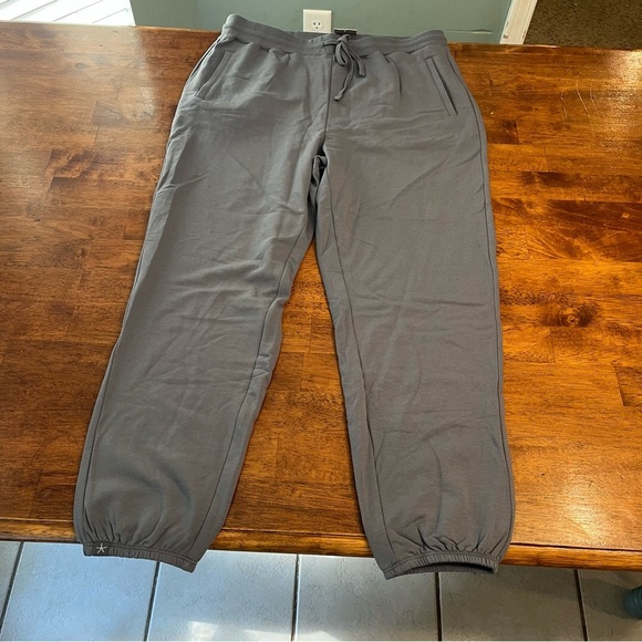 NWT barefoot dreams Gray Blue Luxe Lounge Jogger Pants size large - Picture 1 of 9